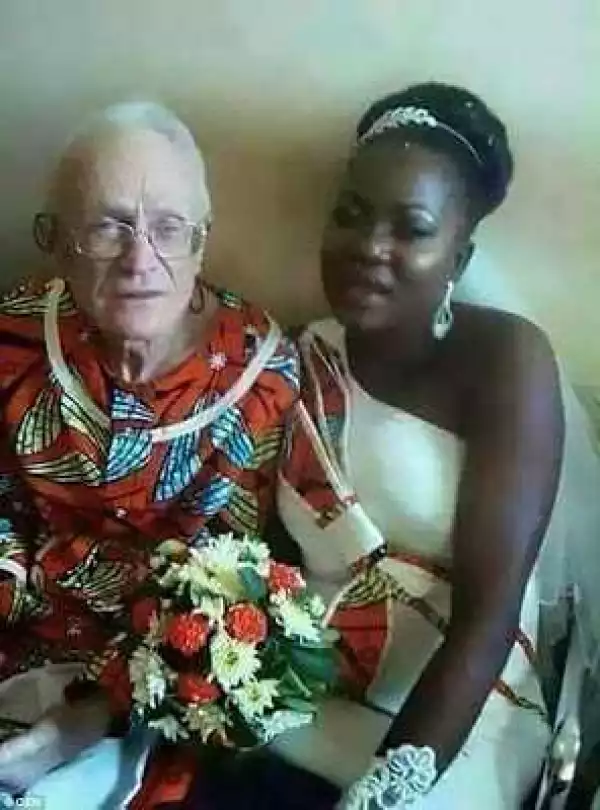 Wedding Photo Of 29-Year-Old Lady & Her 